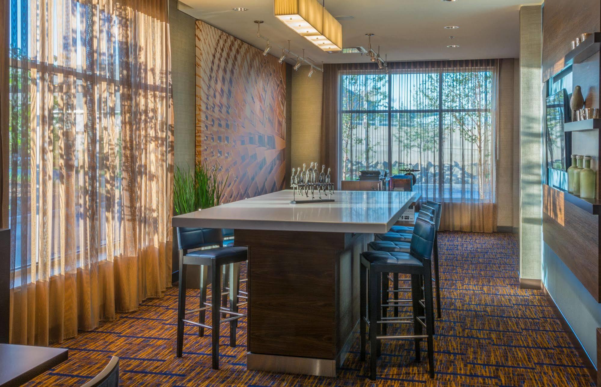 Courtyard By Marriott Winnipeg Airport Eksteriør bilde